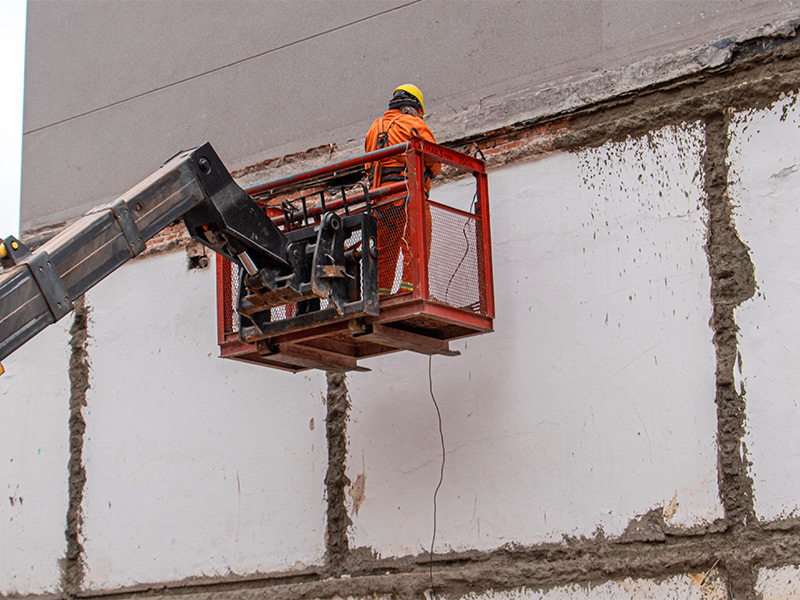 Como construtoras se beneficiam da locação de plataformas elevatórias